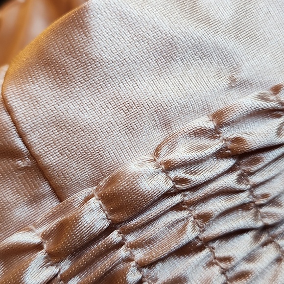 Silky metallic creamish/pink crop tank top with adjustable straps womans small - Picture 10 of 12